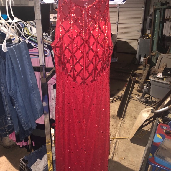 Long straight sequined prom dresses - Picture 4 of 8